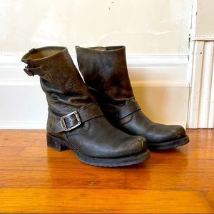 EUC! Frye Veronica Buckle booties